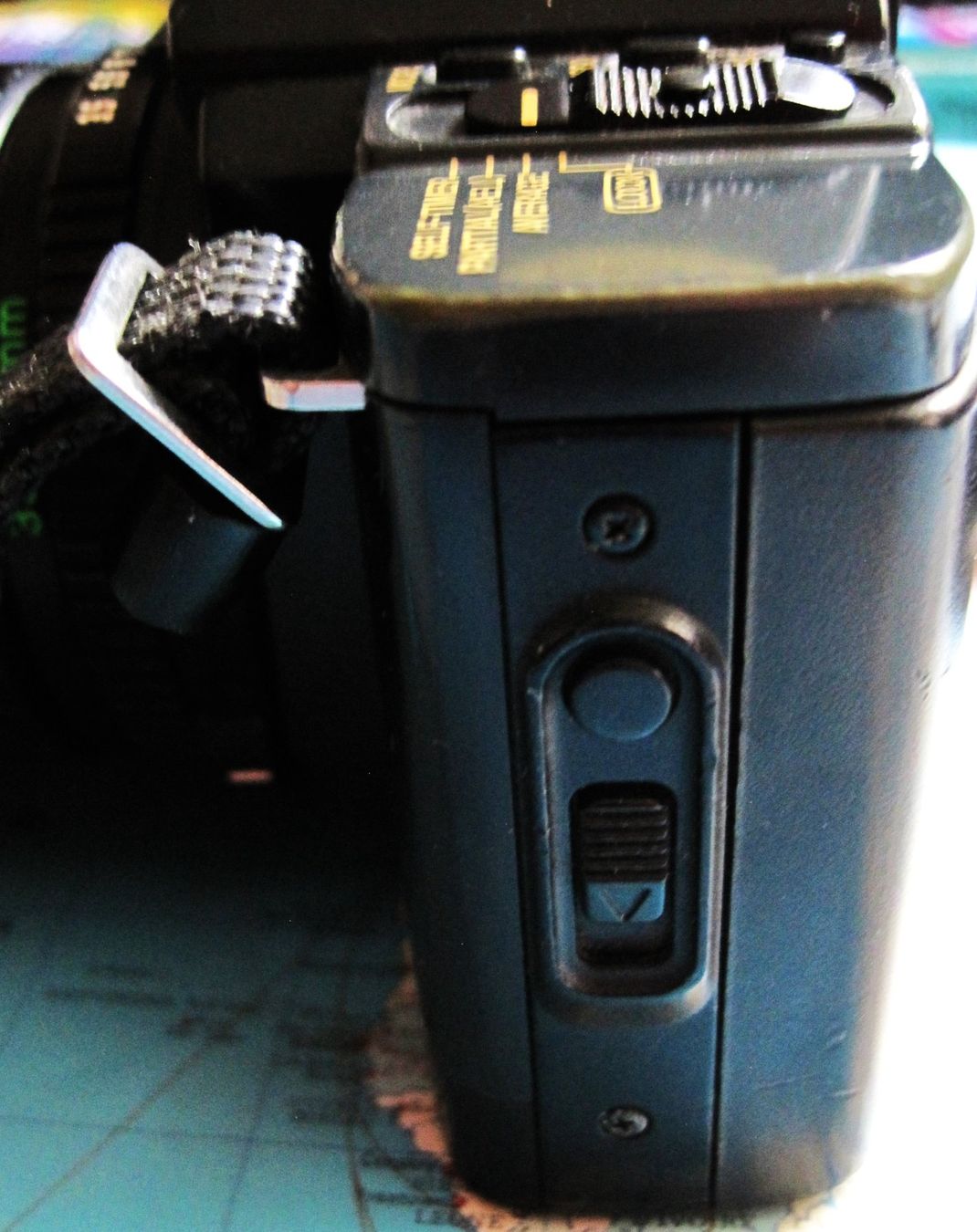 Canon Fotocamera: Canon T70 MULTIPLE PROGRAM AE DUAL METERING SYTEM – Usato da Riedikon venduto da gra_r5w8 2
