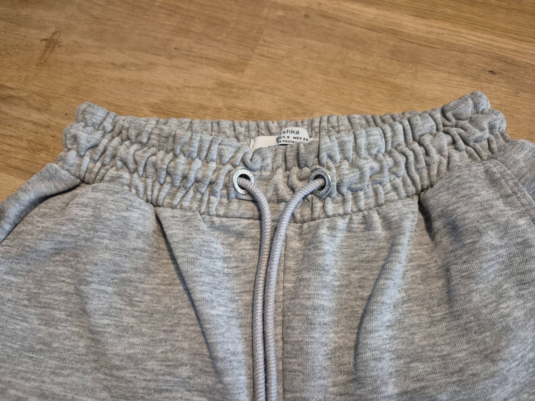 Pantaloni: Trainerhose / Freizeithose Gr. S von Bershka – Nuovo (secondo la descrizione) da Urtenen-Schönbühl venduto da Chaeppeler 1