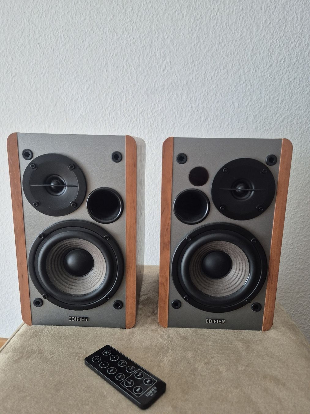 Haut-parleurs: Edifier R1280DBs Bluetooth – D'occasion à Männedorf par K-Rider95