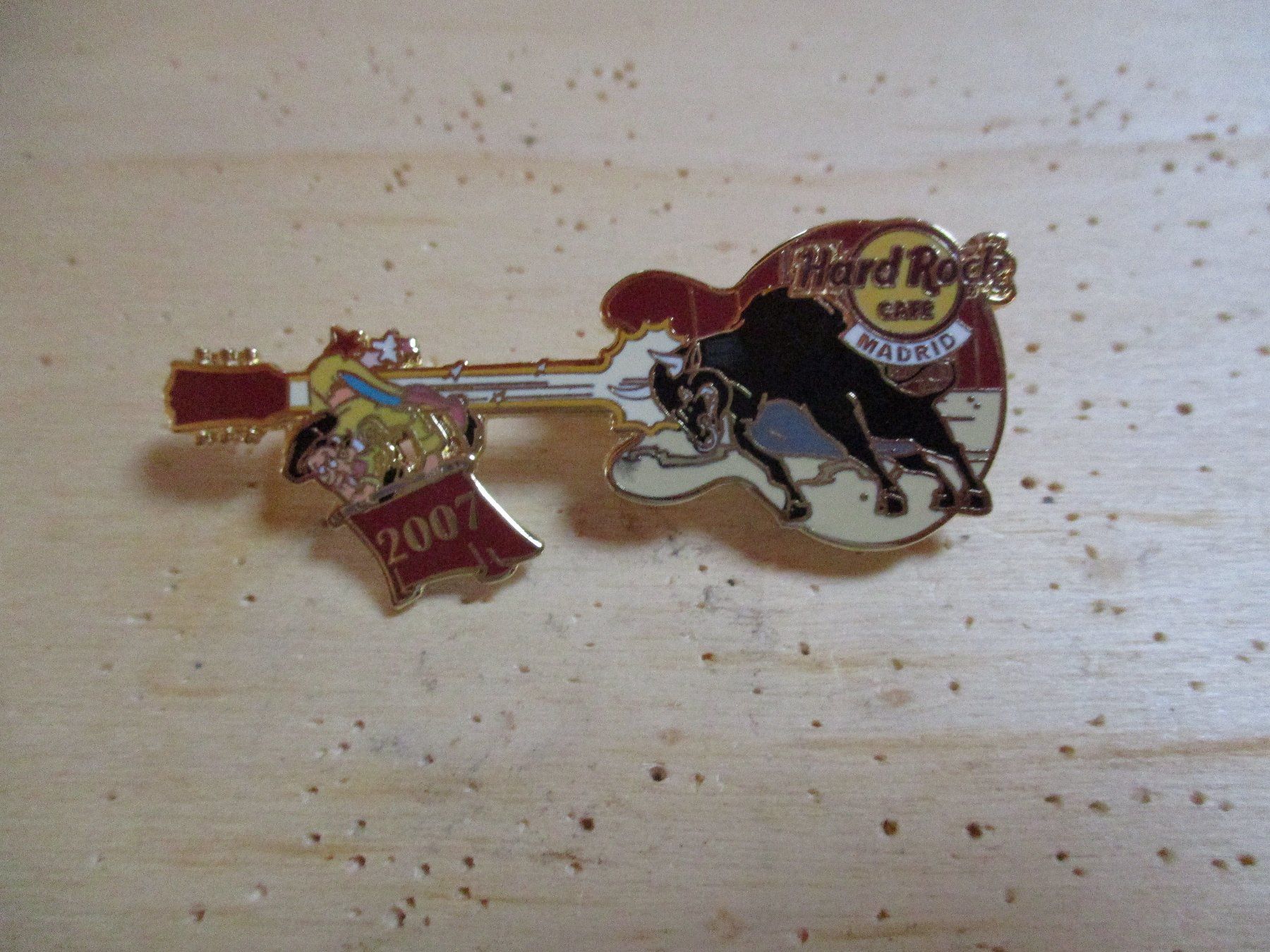 Hard Rock Cafe Placchette & Badge: Hard Rock Cafe Madrid Pin – Nuovo (secondo la descrizione) da Felsberg venduto da sanwill