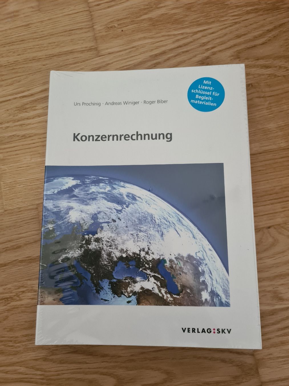 Bücher: Konzernrechnung Lehrbuch mit Lösungsheft   – Neu und originalverpackt aus Horw von Mirii91