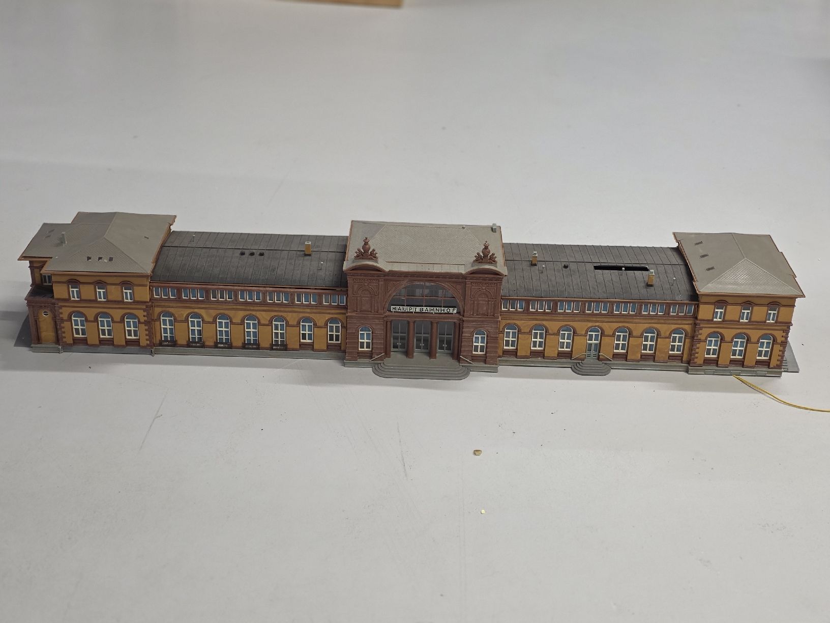 Modelleisenbahnen: Grosser H0 Hauptbahnhof Modell Gebäude – Gebraucht aus Ried (Muotathal) von Modellbahn.swiss 3