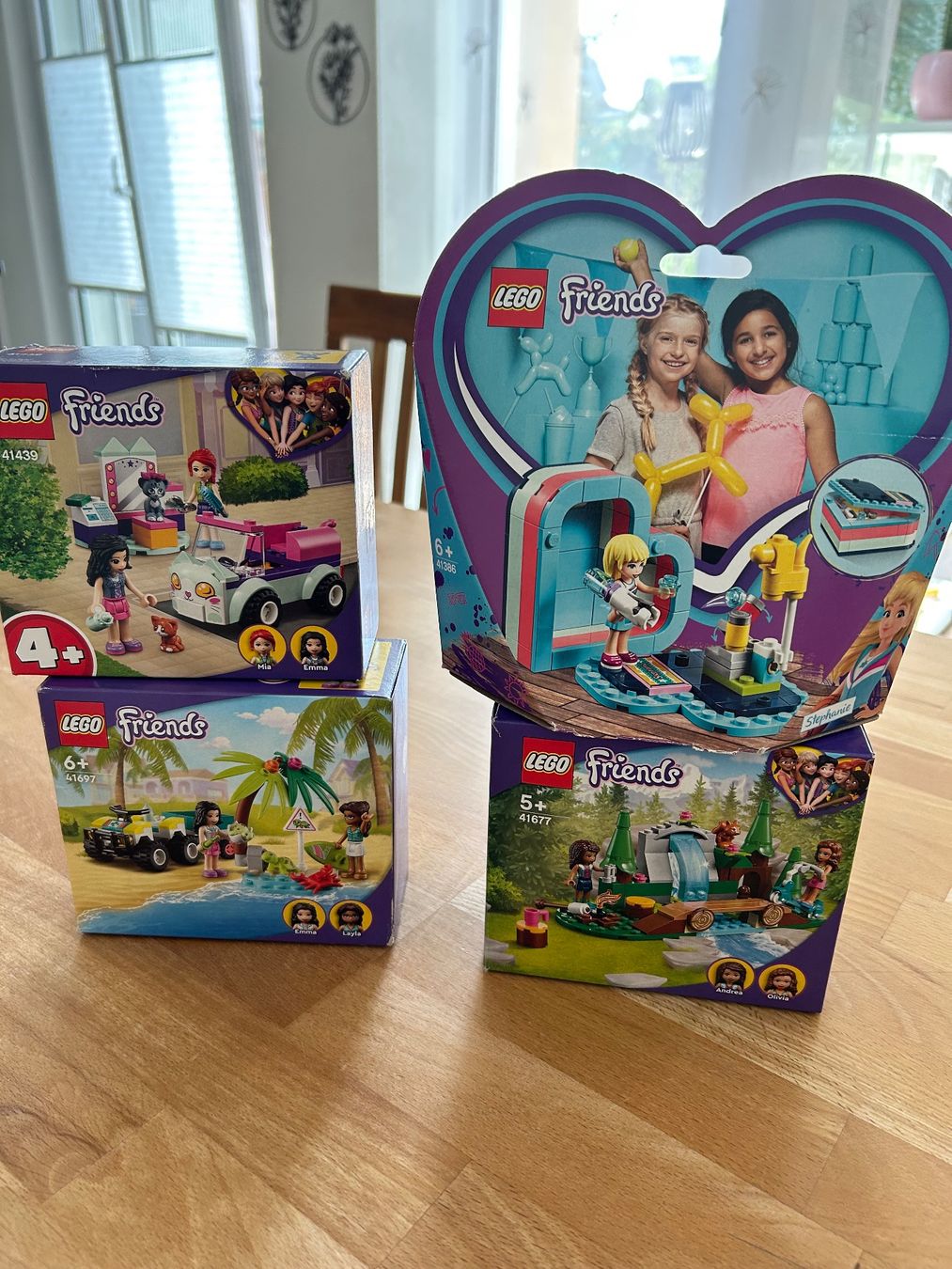 Lego Giocattoli: 4 Colle Lego Friends Set – Usato da Arbon venduto da Tschu79