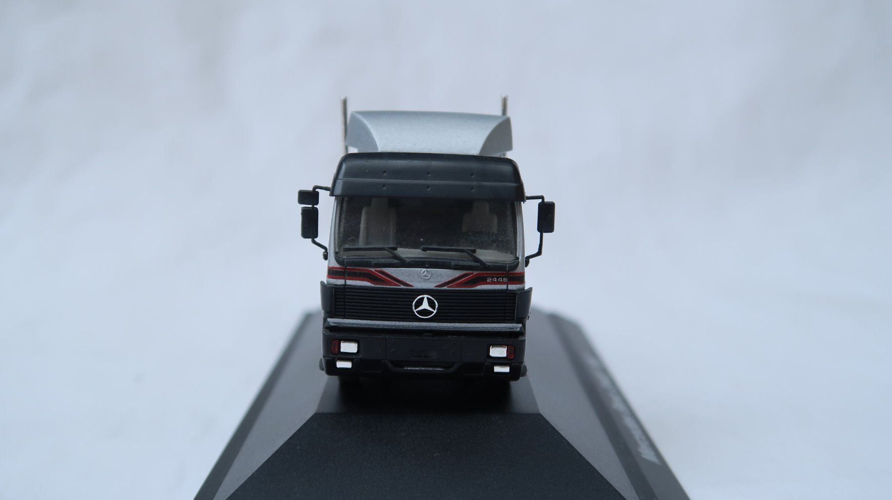 Mercedes-Benz Modellautos: Herpa "Private Collection" MB SK 2448 – Gebraucht aus Muttenz von Laeckerlihamschter 3