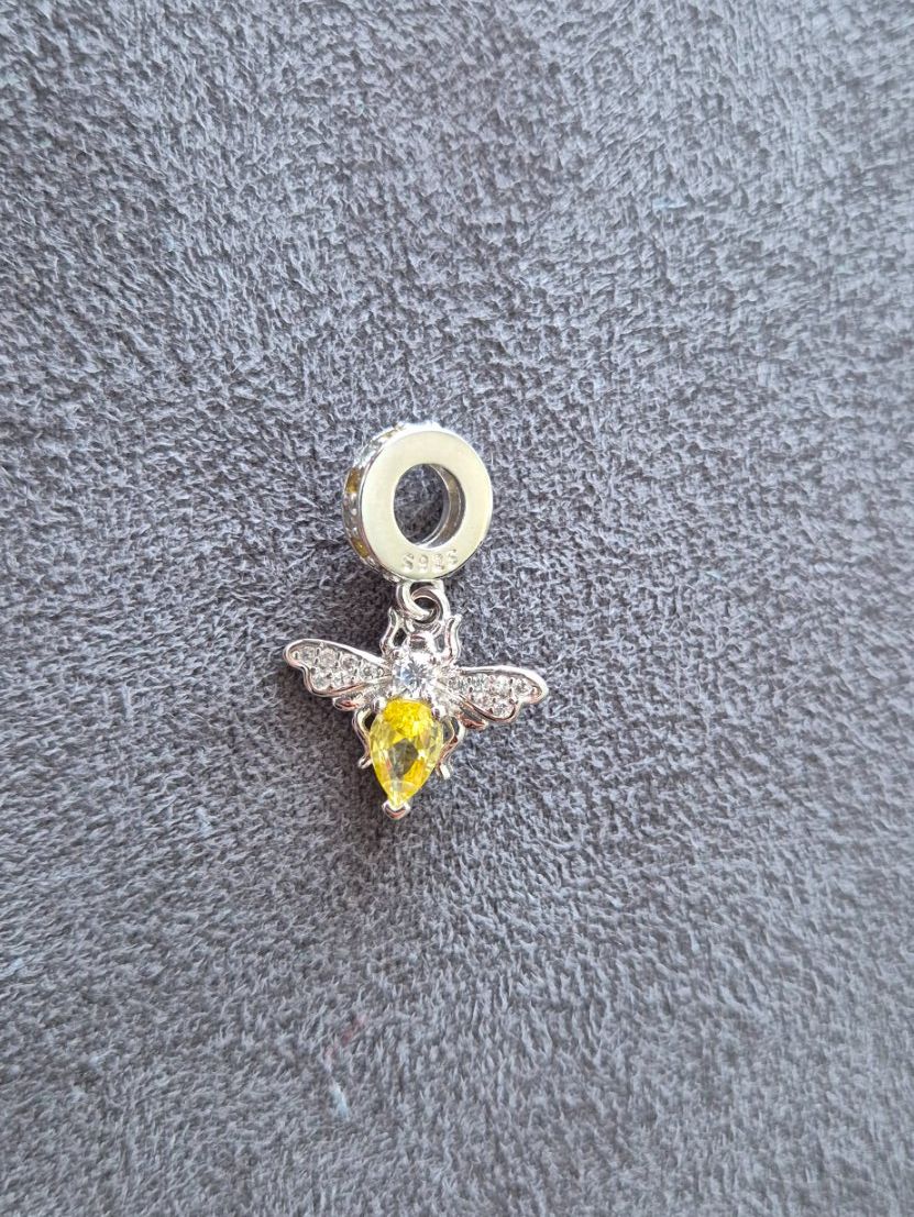 Ciondoli: Charm Biene +Garantie – Nuovo (secondo la descrizione) da Rotkreuz venduto da Carbone_Bijou-Shop