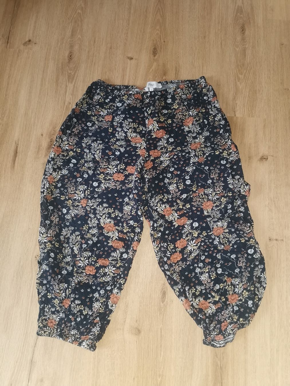 Hosen: 3/4 Stoffhose Haremhose G. S – Gebraucht aus Aadorf von mona_speedy