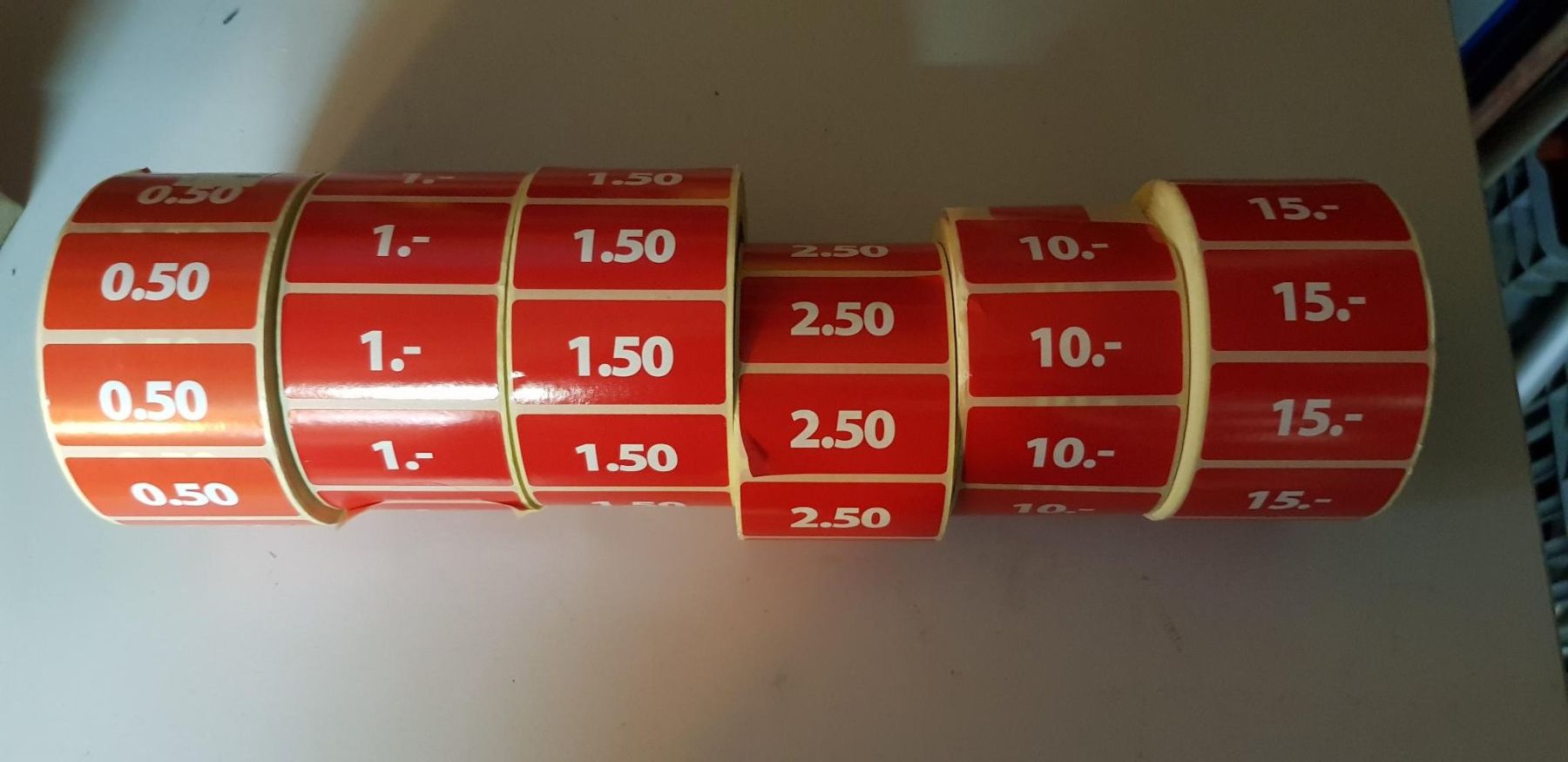 Sticker: Preisetiketten Rollen selbstklebend – Usato da Frauenfeld venduto da Tozz
