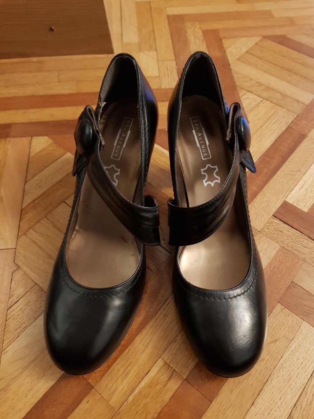 Damenschuhe: Escarpins à brides noirs 5th Avenue – Gebraucht aus Veyrier von sosozizou 1