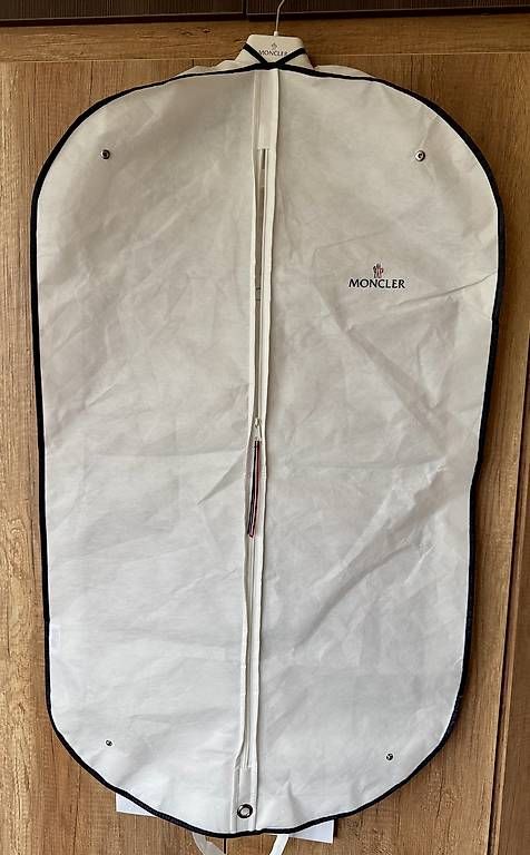 Borse: Luxus Moncler Kleidersack-Set – Usato da Buochs venduto da kel_982x 3