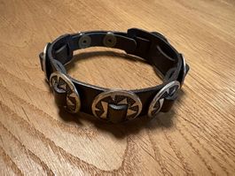 Lederarmband dunkel braun mit Metallverzierungen gebraucht