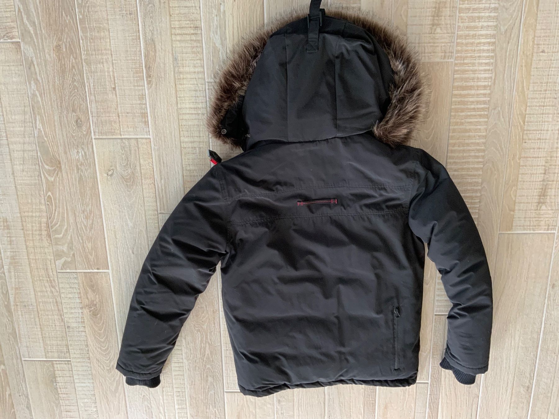 Superdry Jacken: Doudoune Superdry premium – Gebraucht aus Gampelen von Gflocon 1