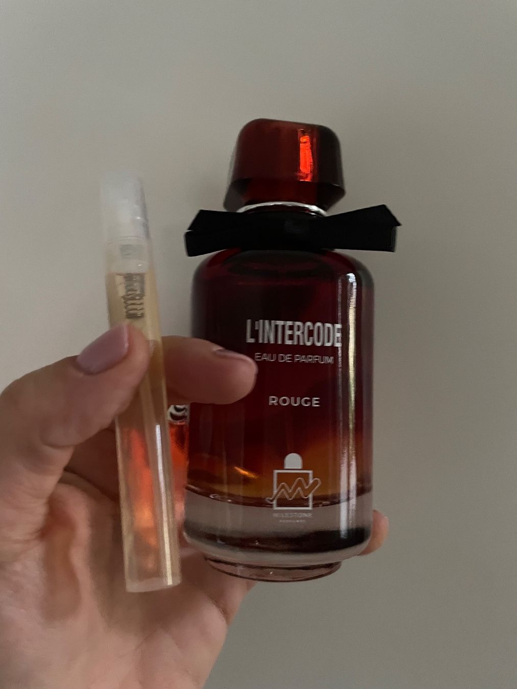 Profumi & Eau de Toilette: MILESTONE L'intercode Rouge 5ML ABFÜLLUNG ( Inspired by L'In – Usato da Zürich venduto da deruja
