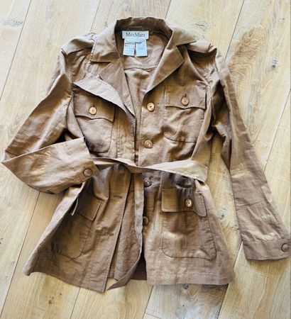 Max Mara Leinenjacke in Gold-Beige