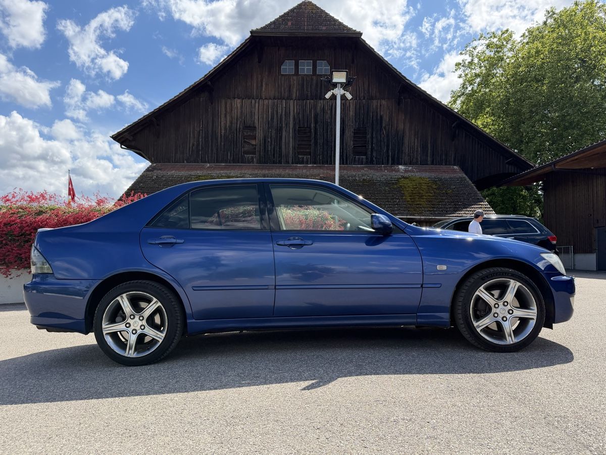 Lexus Automobili: Lexus IS300 – Usato da Genève venduto da L_astr 3