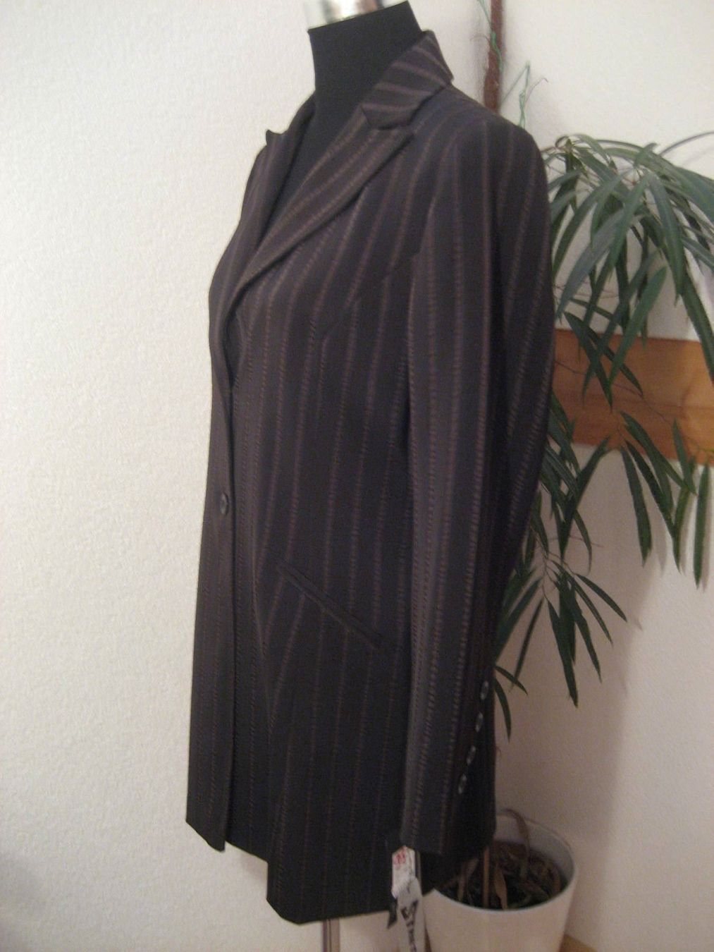 Giacche: Veste Tuzzi taille 38-40, neuve – Nuovo e nell'imballaggio originale da Delémont venduto da marryb 5