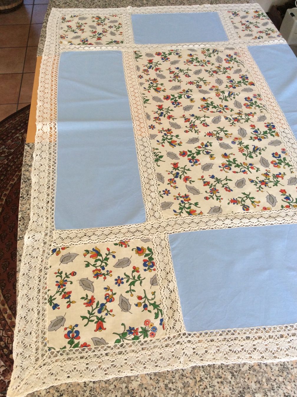 Altra biancheria da tavola: Vintage Tischdecke mit viel Spitze – Usato da Birwinken venduto da chez-erna