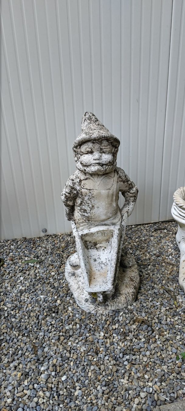Sculptures & Statues: Zwerg mit Schubkarre – D'occasion à Rothrist par Sheriff94