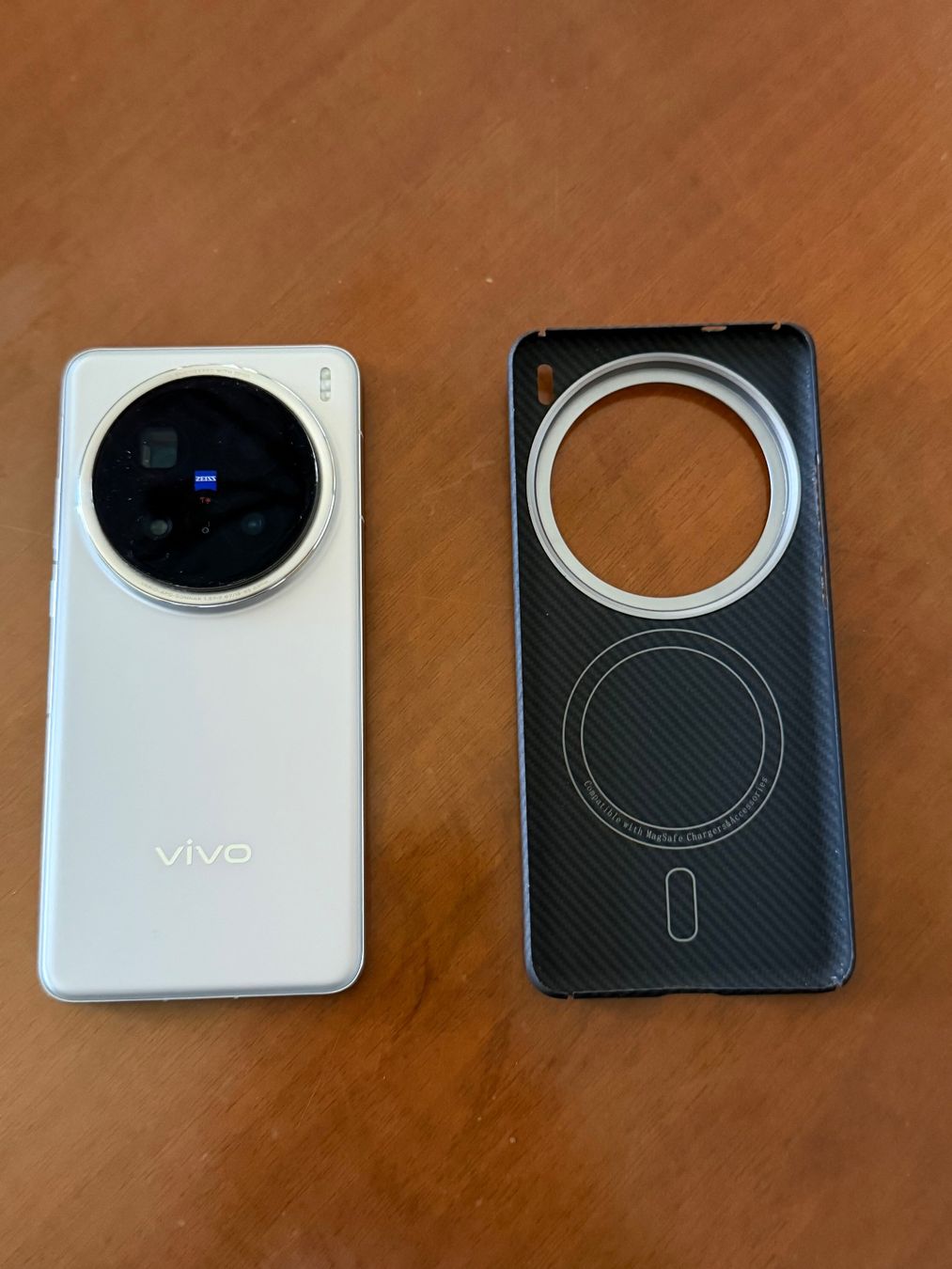 Vivo Telefoni cellulari / Smartphones: Vivo X200 Pro 16/512 GLOBAL – Usato da Vandoeuvres venduto da phil55net 1
