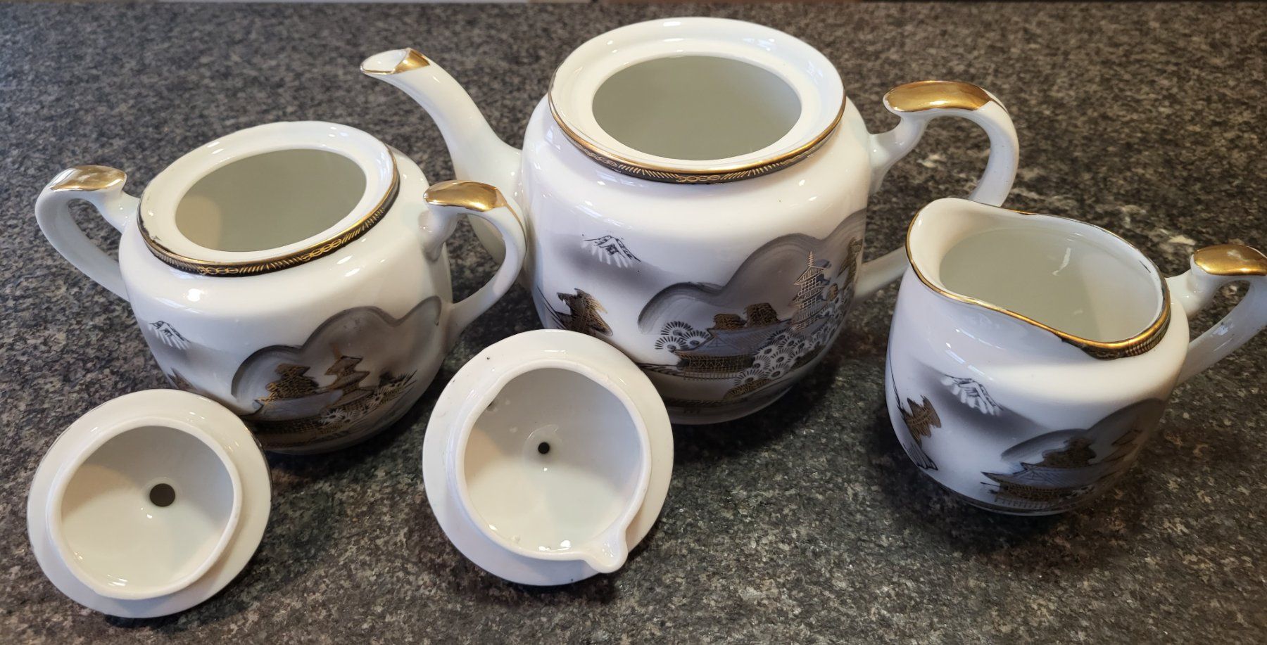 Set di piatti: Ensemble à thé Hayasi – Usato da Montet (Glâne) venduto da Koada2 6