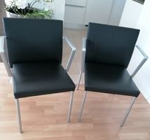 2 Leder Designerstühle in schwarz von WALTER KNOLL