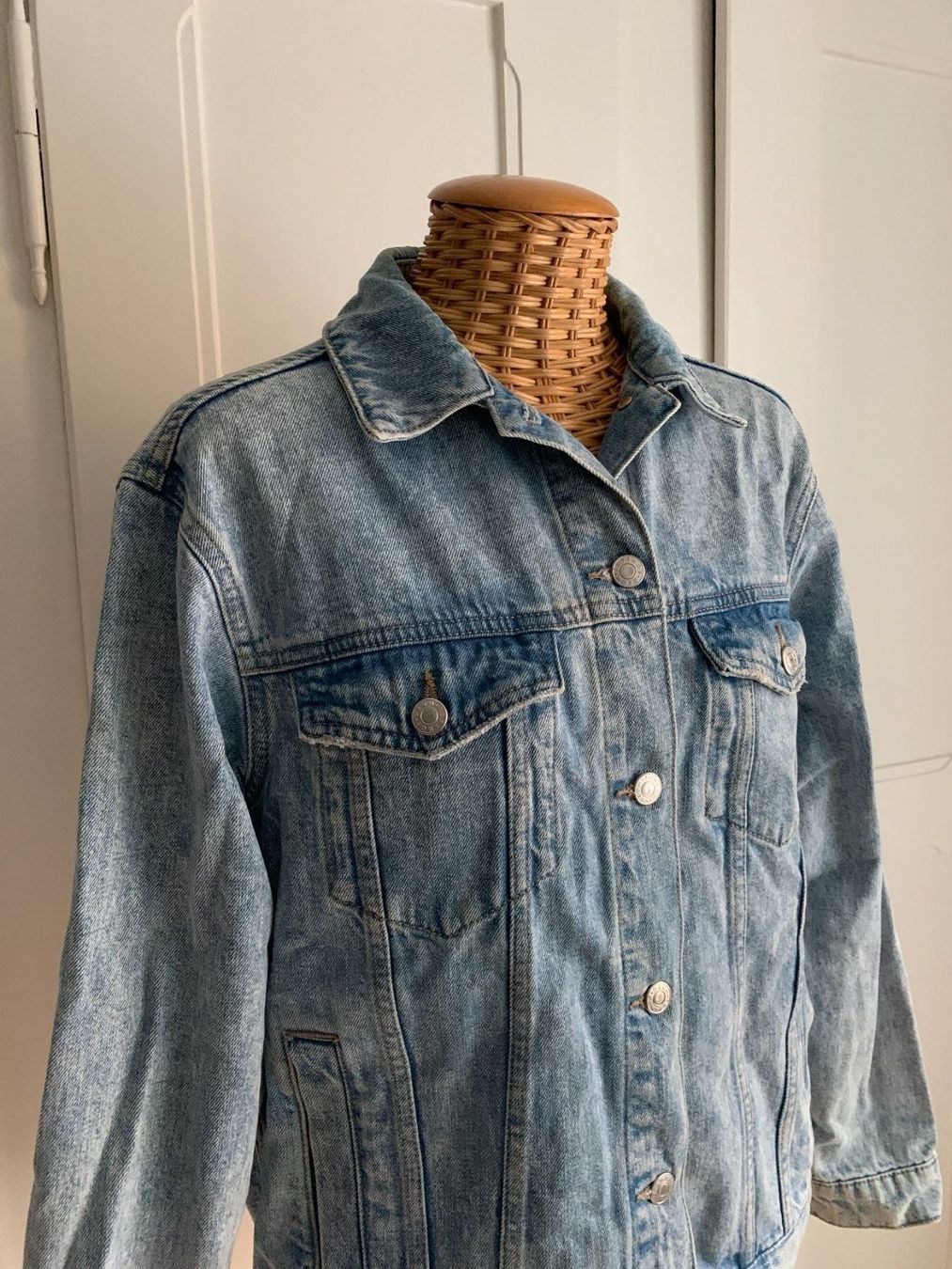 Topshop Giacche: TOPSHOP - Jeansjacke hellblau 38 – Usato da Zürich venduto da Diazaio 1