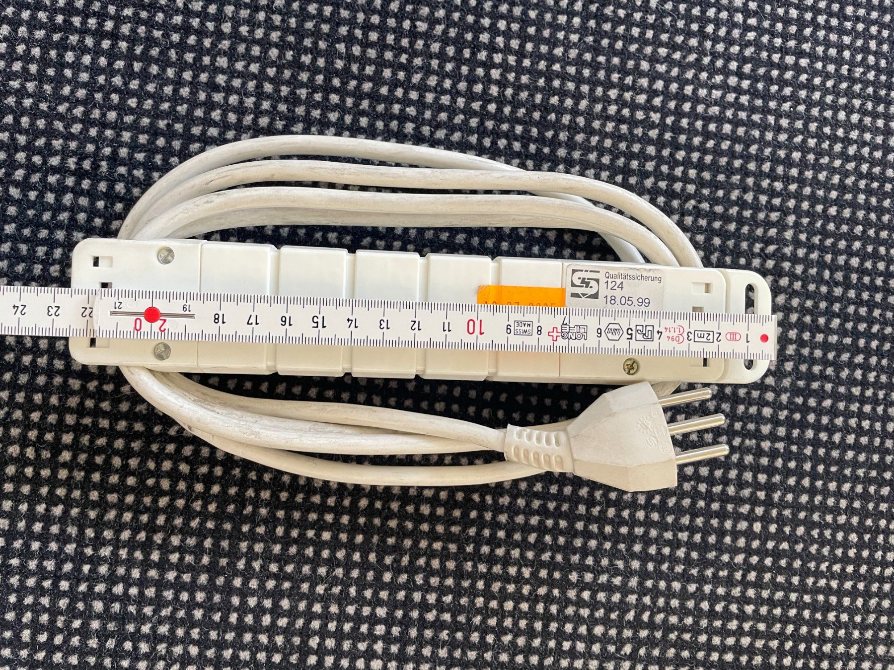 Stromzufuhr: 5er Rack-Stromleiste – Gebraucht aus Zug von Cry71 2