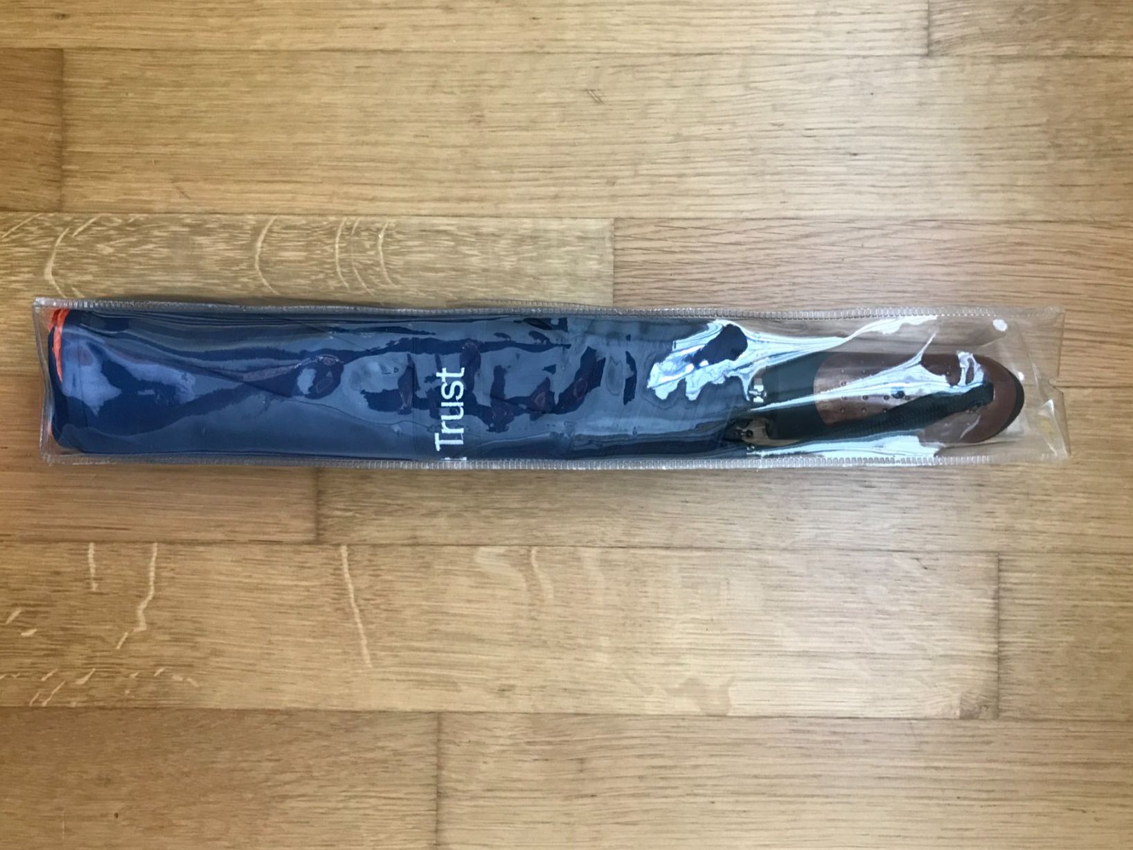 Regenschirme: Automatik-Regenschirm blau/orange – Neu und originalverpackt aus Zug von Cry71 5