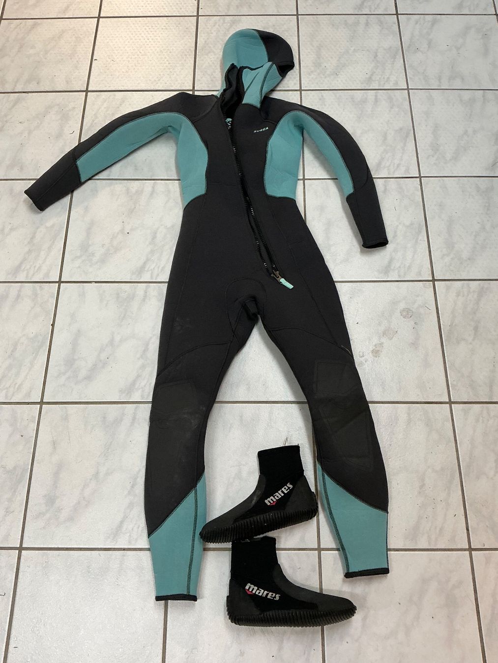 Decathlon Mute per immersioni: Tauch - Surfanzug Subea – Usato da Schnottwil venduto da ssm_8gnn