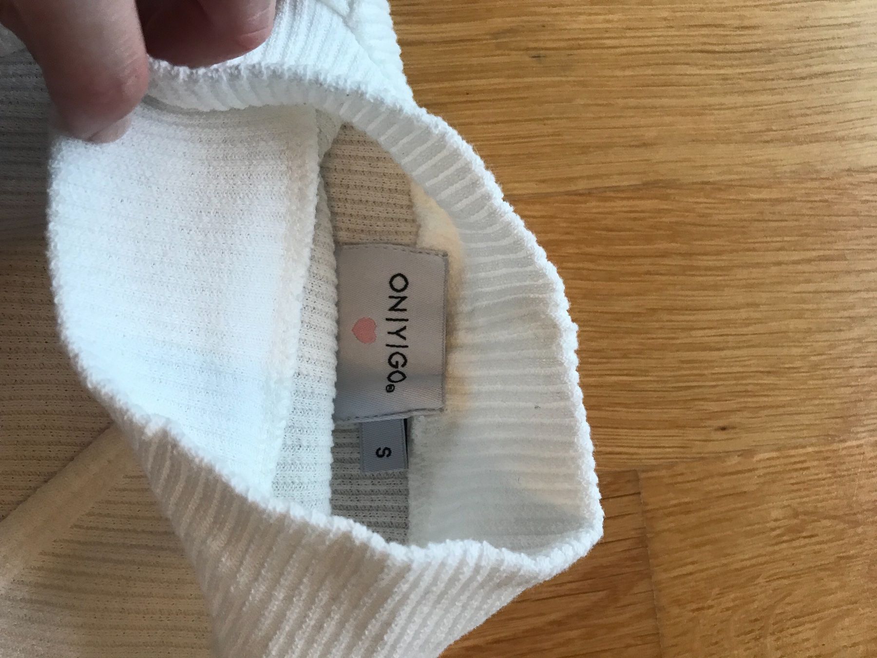 Maglioni & Felpe: Pulli mit Cut out – Nuovo (secondo la descrizione) da Oftringen venduto da violetta9 1