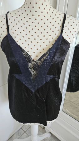 Schickes schwarzes Sommer Top mit Spitze, Grösse 36 - 38 M