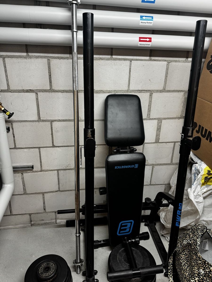 Hometrainer: Hantelbank inkl. Gewichte – Usato da Hilterfingen venduto da Yinyan