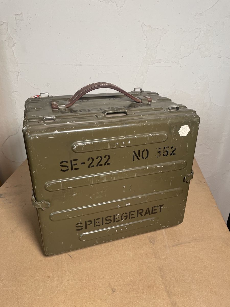 Radios: Schweizer Armee - Speisegerät SE-222 – Défectueux à Fribourg par JohnB4 7