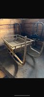 Alter Holzschlitten mit Aufbau gebrauchter Zustand