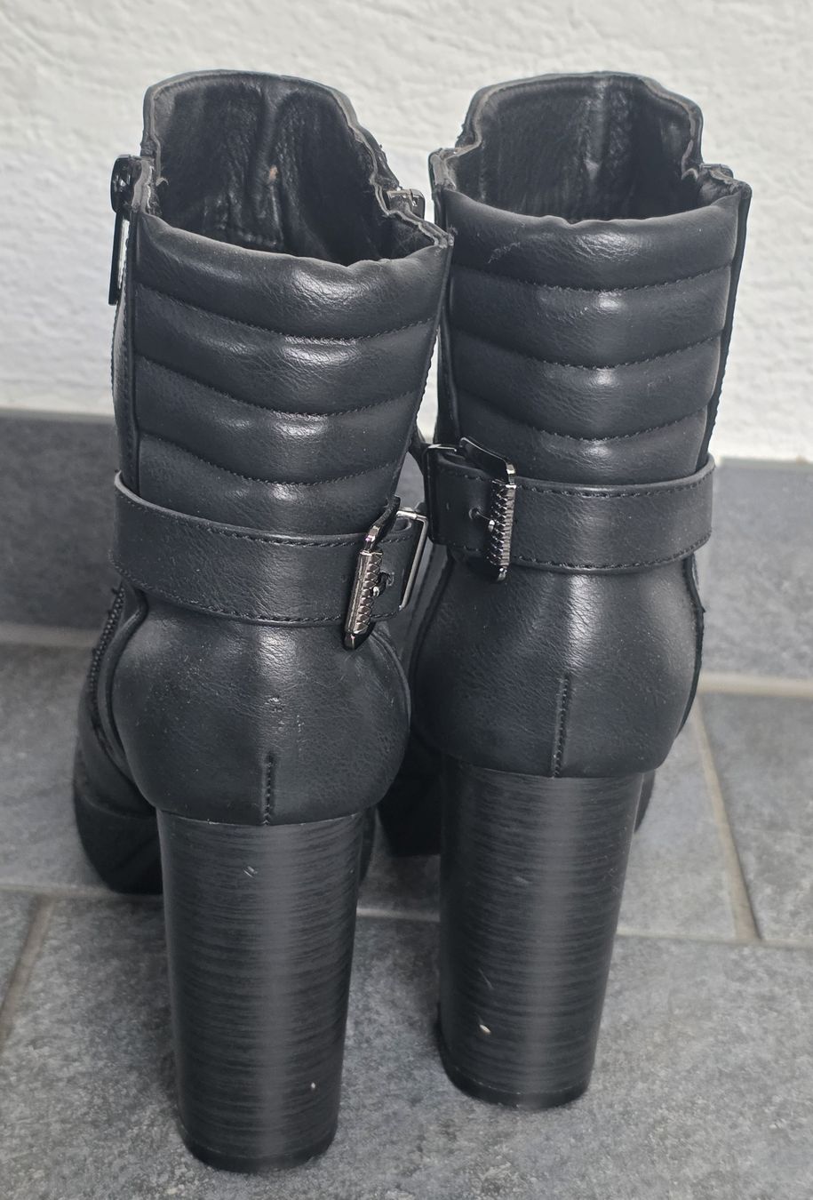 Scarpe da donna: Stiefeletten Damen schwarz Grösse 39  – Usato da Rheinsulz venduto da Gilea 4