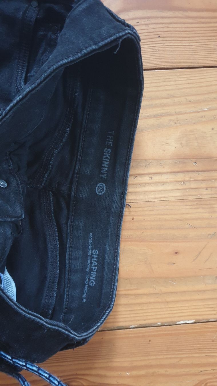 Jeans: Schwarze Jeans Gr. 38 – Usato da Gränichen venduto da mic_x2zf 2