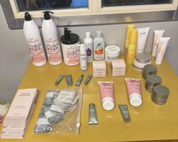 Haarpflegeprodukte und Schampus und André krem 28  stk. Neu