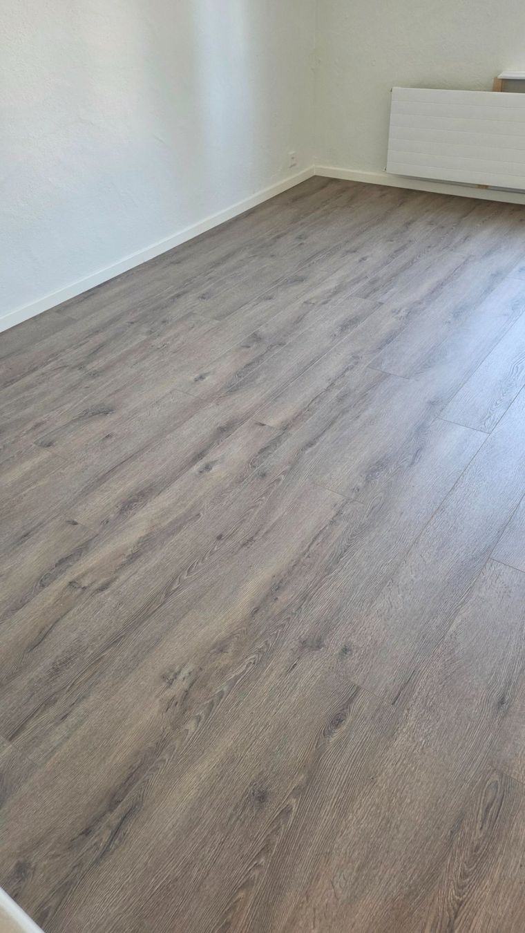 Articles en bois: Swiss Premium Camphana 12 mm, Aktionspreis Fr.16.90 m2 – Neuf avec emballage d'origine à Rothrist par swiss-laminat 1