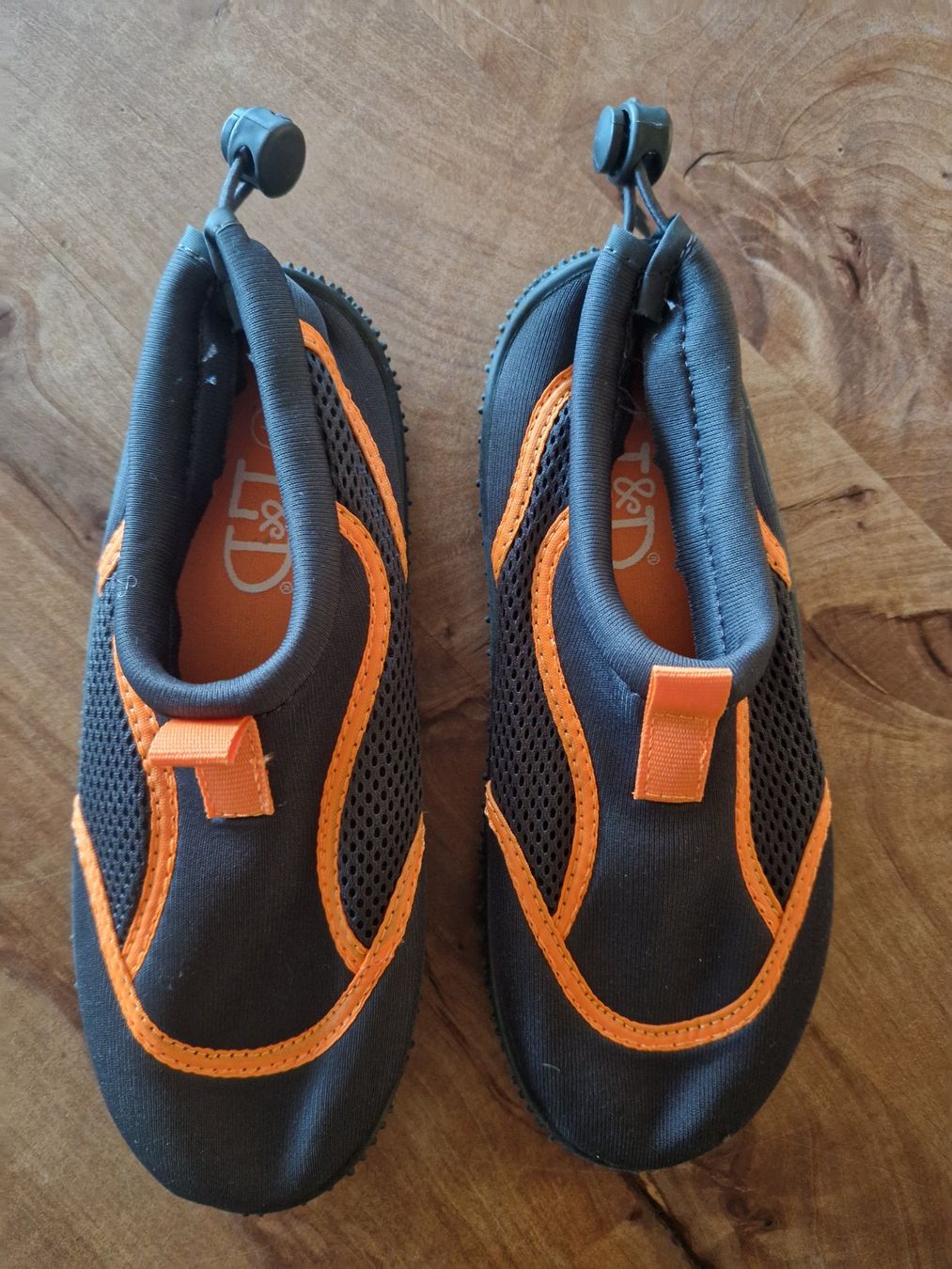 Scarpe per ragazzi: Badeschuhe / Wasserschuhe 33 – Usato da Giswil venduto da monimaus08