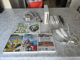 Pack Nintendo Wii Blanche + 2 Manettes + 5 Jeux