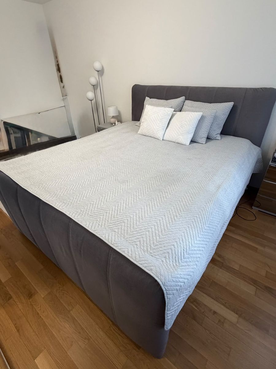 Betten: Boxspringbett 180x200 – Gebraucht aus Basel von elm_gb97 1