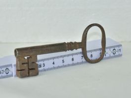 BAROCK - SCHLÜSSEL CA 17. / 18. JAHRHUNDERT HANDGESCHMIEDET