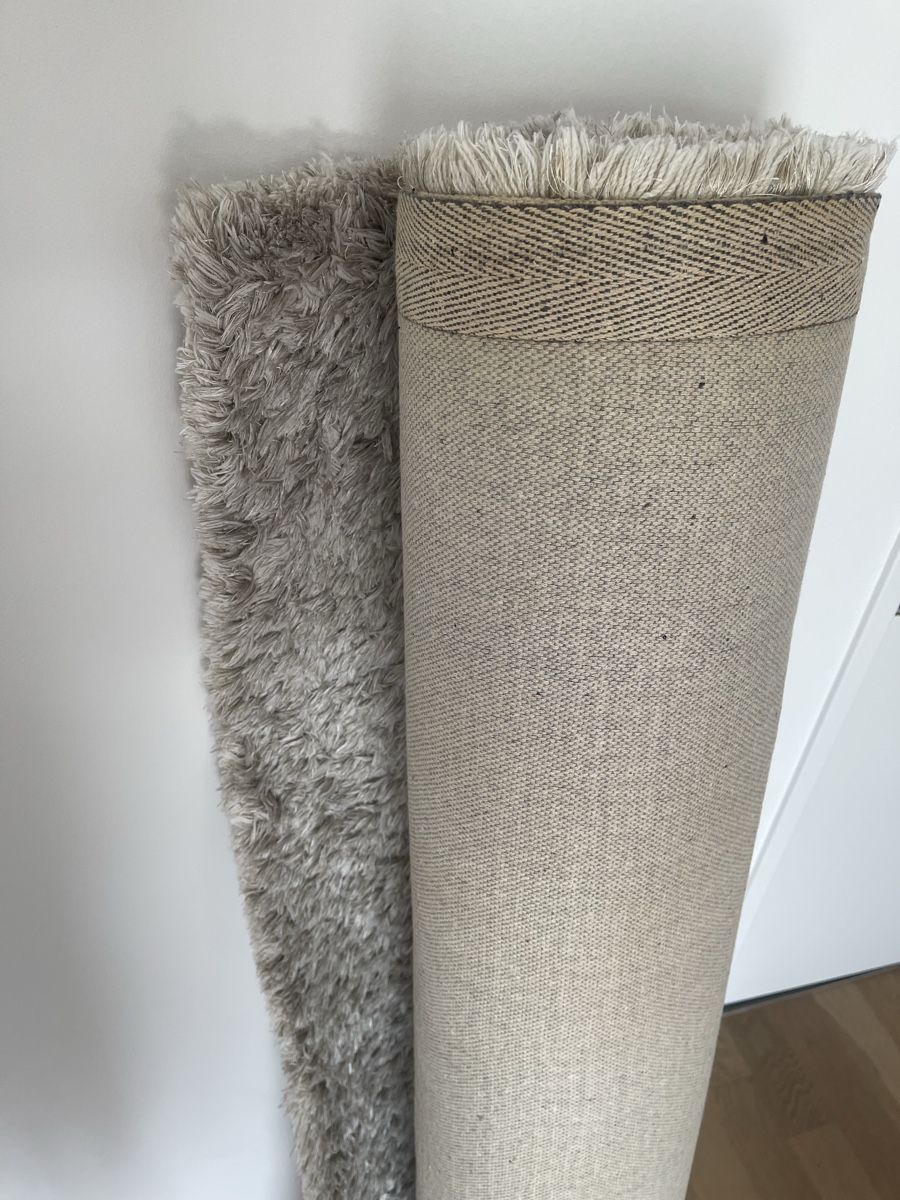 Tapis: Teppich, hellgrau, flauschig, super Zustand! – D'occasion à St.Gallen par space757 3