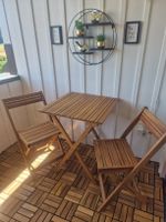 Gartentisch mit 2 Stühlen Holz klappbar guter Zustand