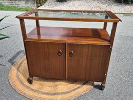 Meuble Bar Frigo Vintage sur Roulettes