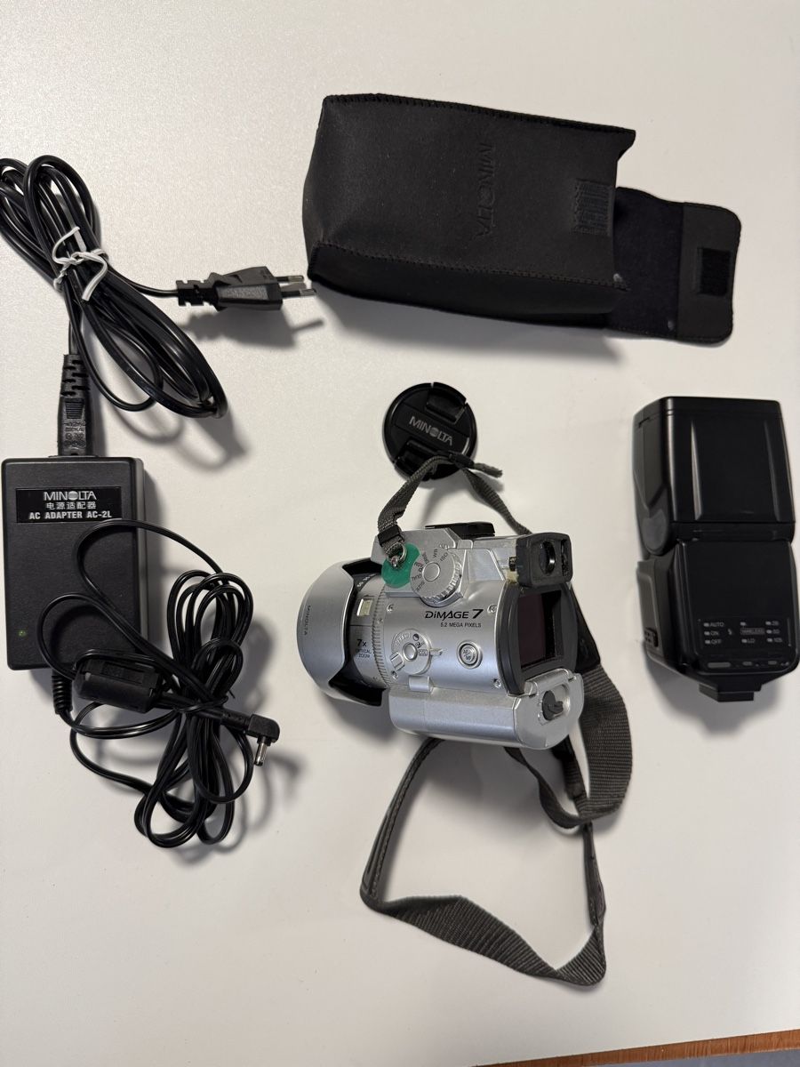Minolta Fotocamera: Ensemble Appareil Photo Numérique Minolta DiMAGE 7  – Usato da Ardon venduto da Momovs99 2