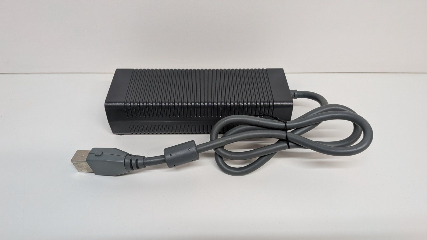 Microsoft Adaptateurs & Câbles: Original Xbox 360 Netzteil / Power Adapter – D'occasion à Menziken par mame18