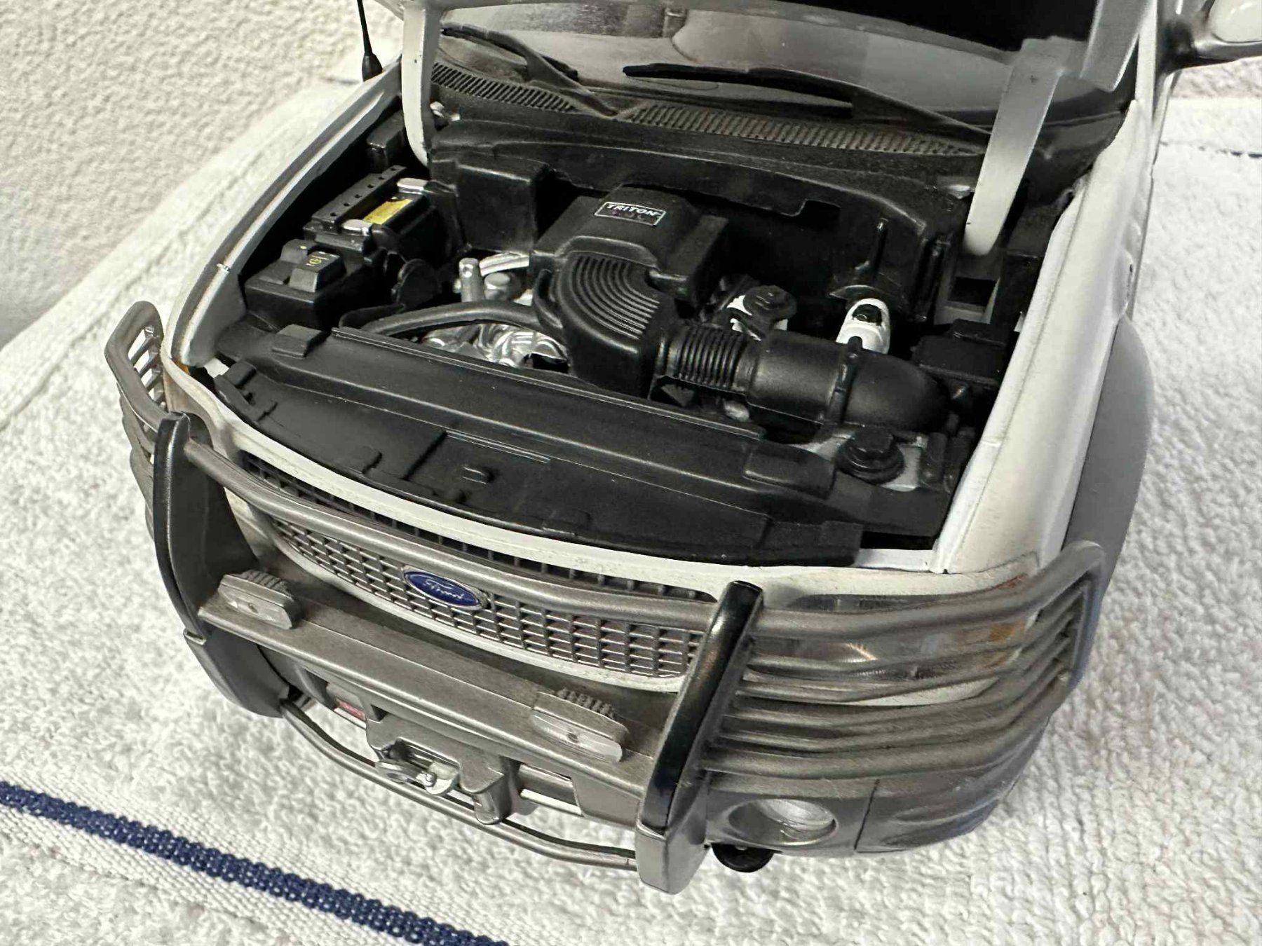 Autoart Modellautos: Ford Expedition Himalaya 1:18 Autoart – Neu (gemäss Beschreibung) aus Ried-Brig von V8_Andy 7