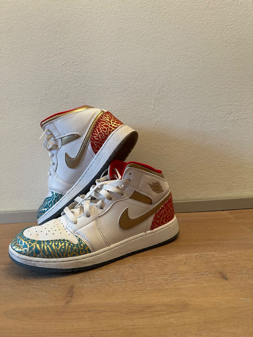 Jordan Scarpe da uomo: Jordan 1 Mid UNC to Chicago – Usato da Effretikon venduto da Pitm