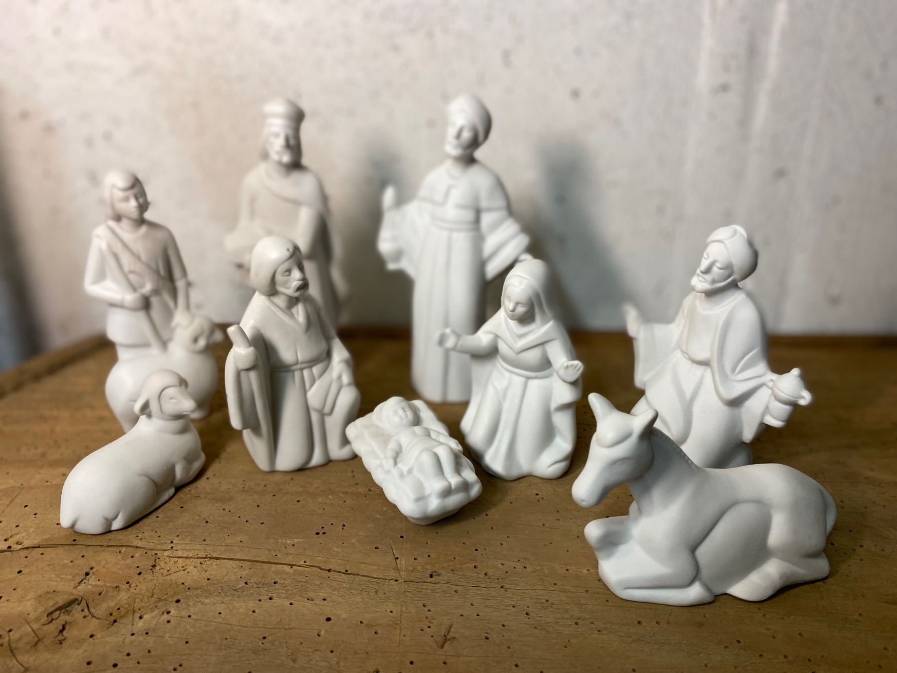 Alle Dekorationen: Weihnachtskrippe / Set Keramik-Figuren weiss 9-teilig – Gebraucht aus Luzern von altwarenhandel 2