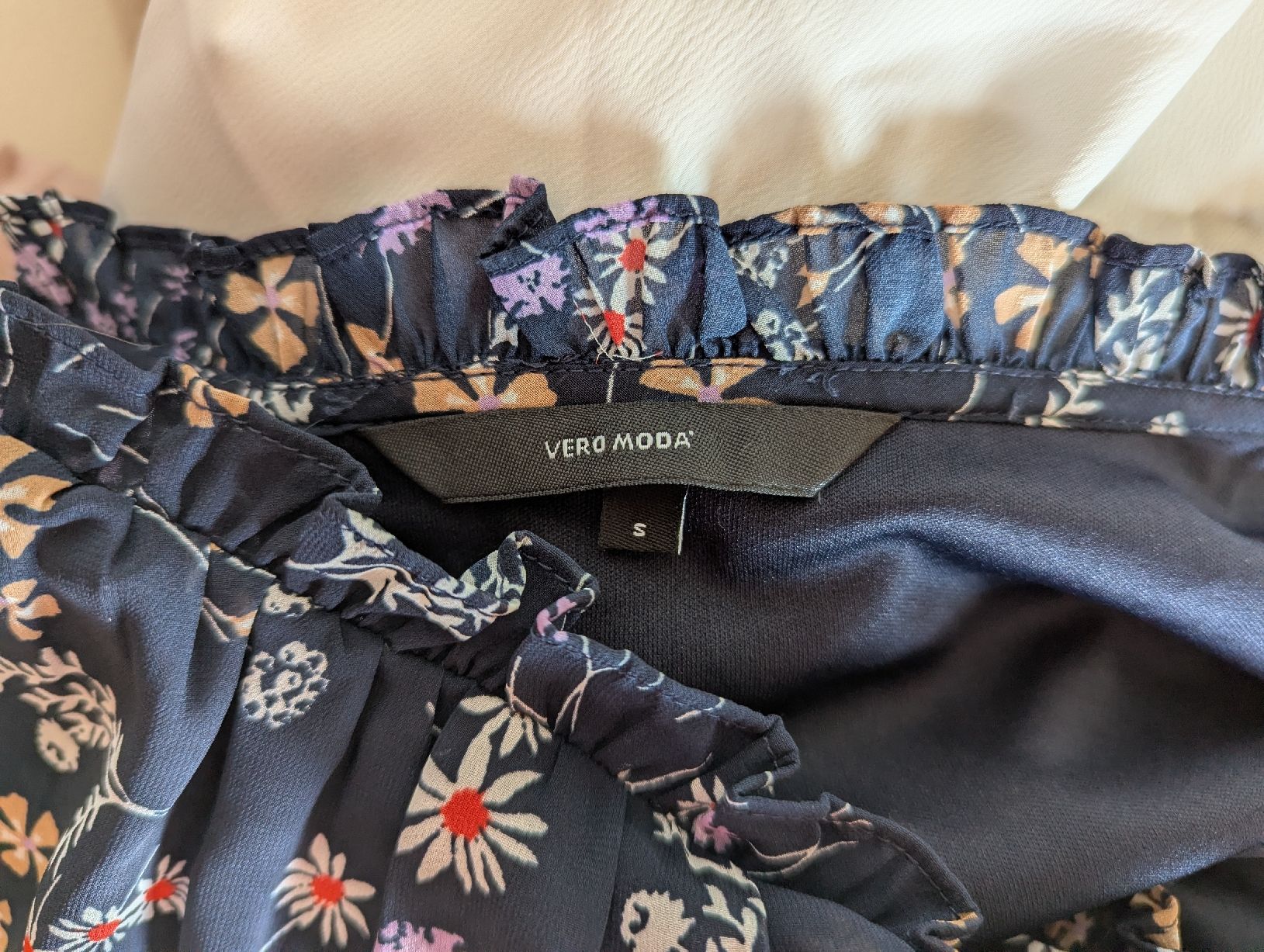 Vero Moda Top: haut vero moda S – Nuovo (secondo la descrizione) da Montreux venduto da dem_gyt9 2